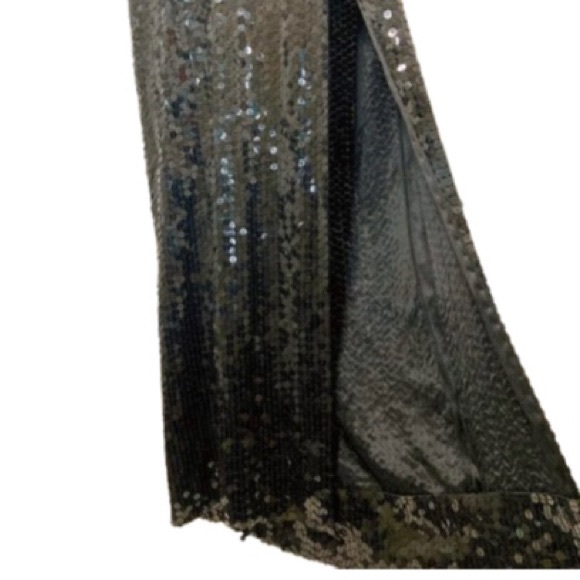 Special Occasion Gown By Caché: Black & Silver Sleeveless Sequin Gown - Size 6 - Picture 9 of 13